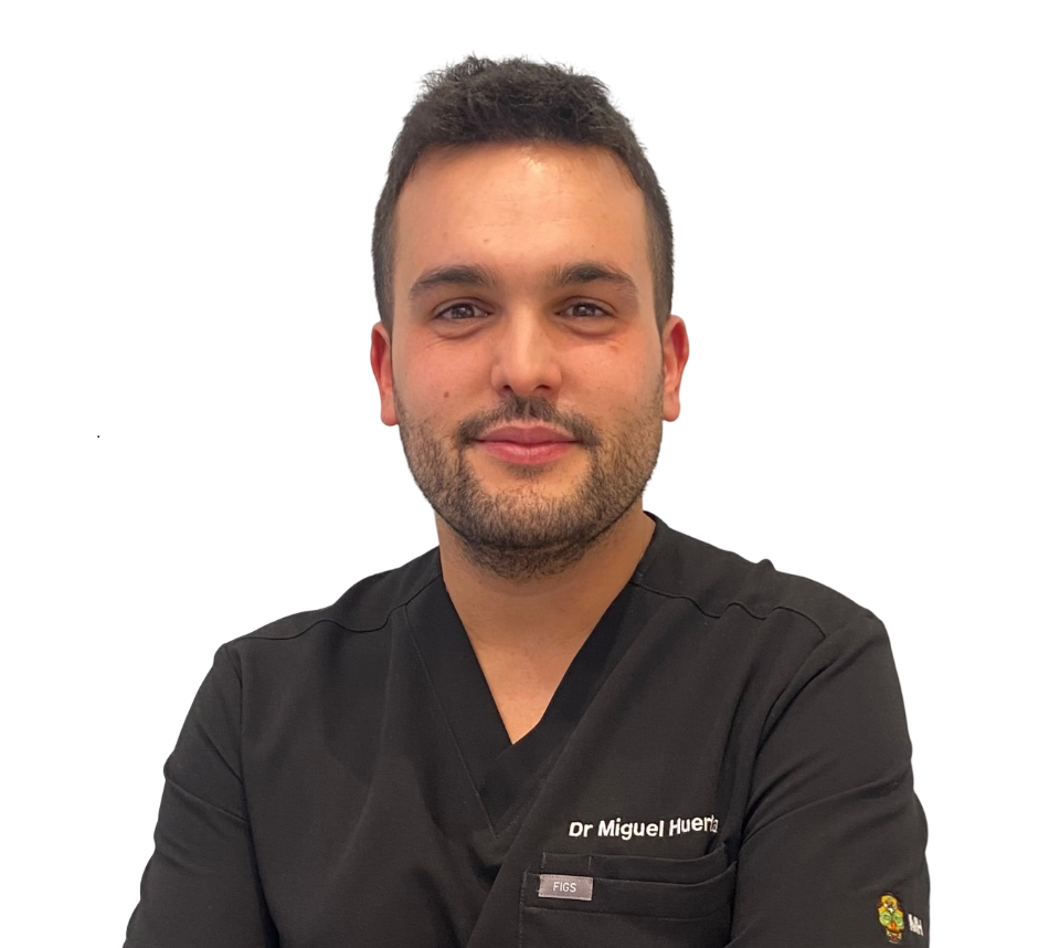 https://clinicadentalreinavictoria.com/wp-content/uploads/2025/05/Dr.-Miguel-Huerta-Tanarro-3.png